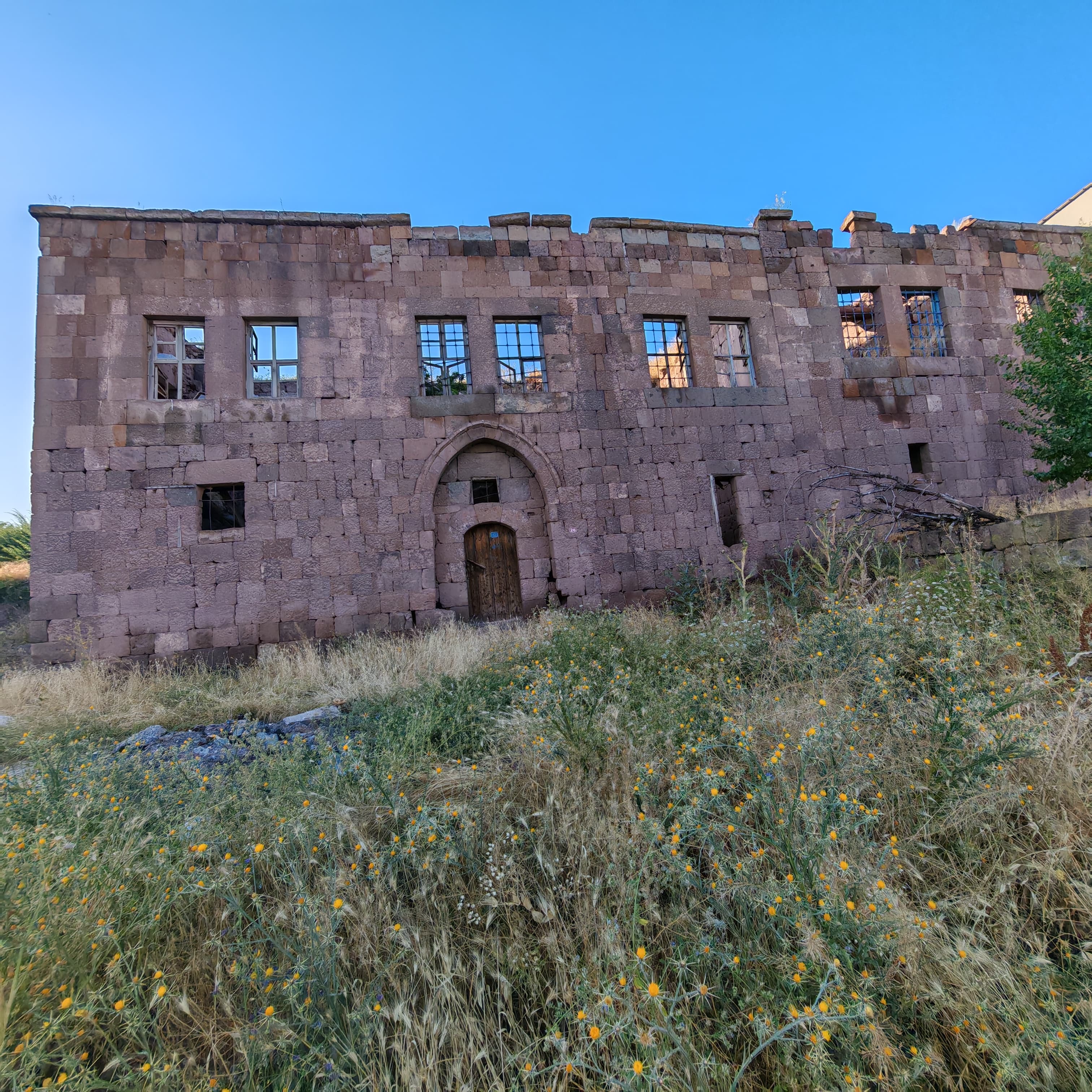 Ahlat'ın Tarihî Taş Yapıları